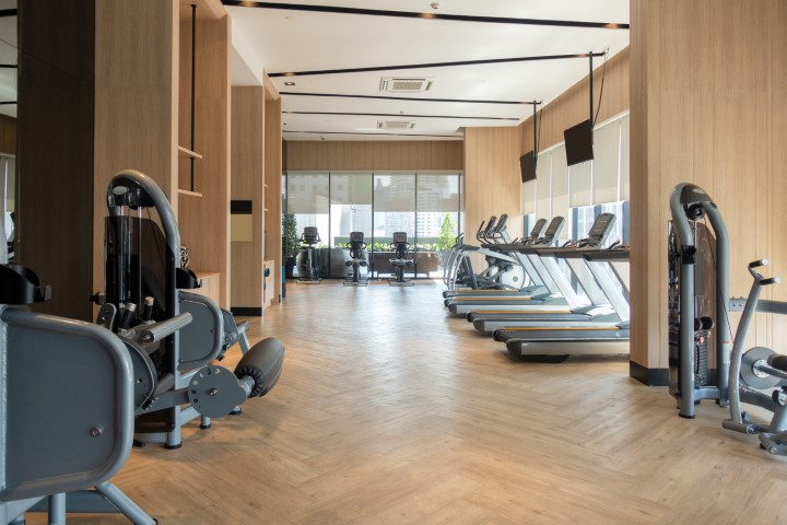 Fitness Technology: Apps and Gadgets to Enhance Your Workout in Bangkok 2 Hotel Gym